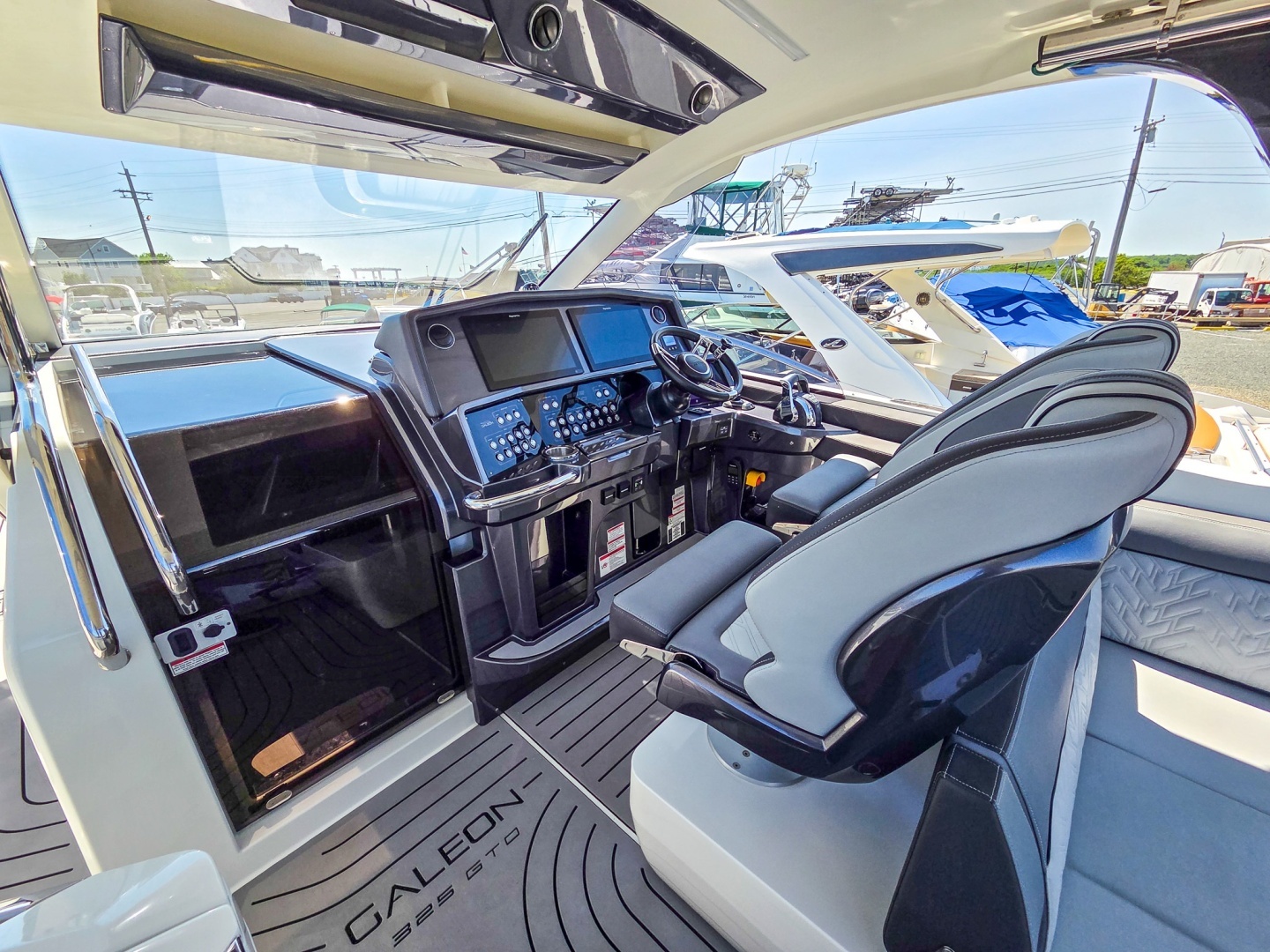 Galeon 325 GTO Yacht For Sale