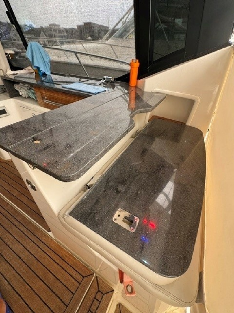 Boston Whaler 405 Conques Yacht For Sale