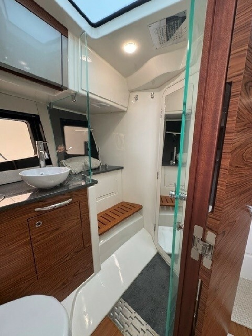 Boston Whaler 405 Conques Yacht For Sale