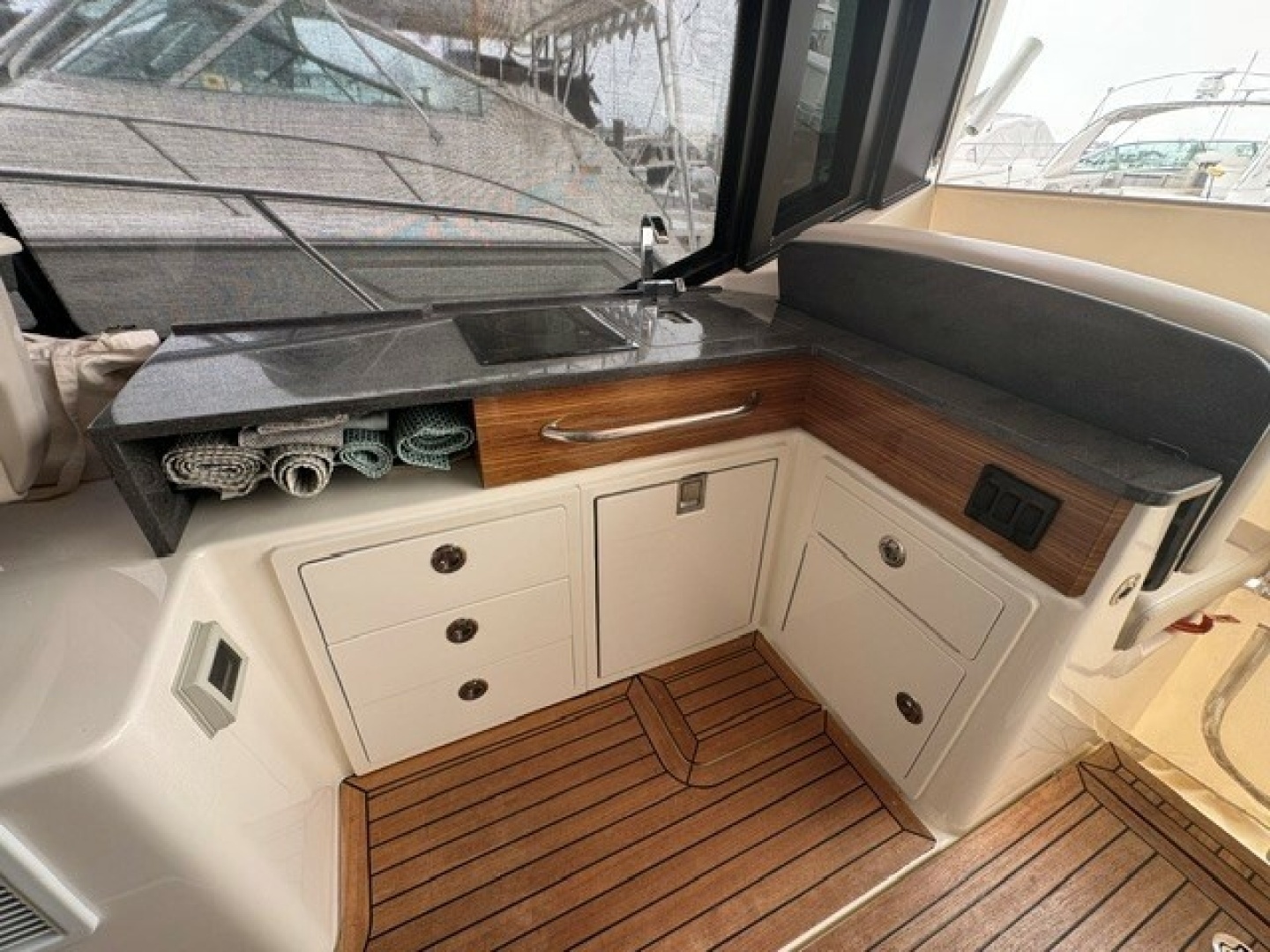 Boston Whaler 405 Conques Yacht For Sale