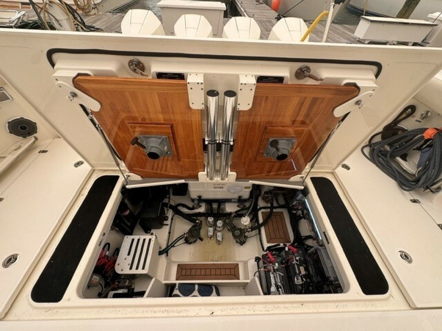 Boston Whaler 405 Conques Yacht For Sale