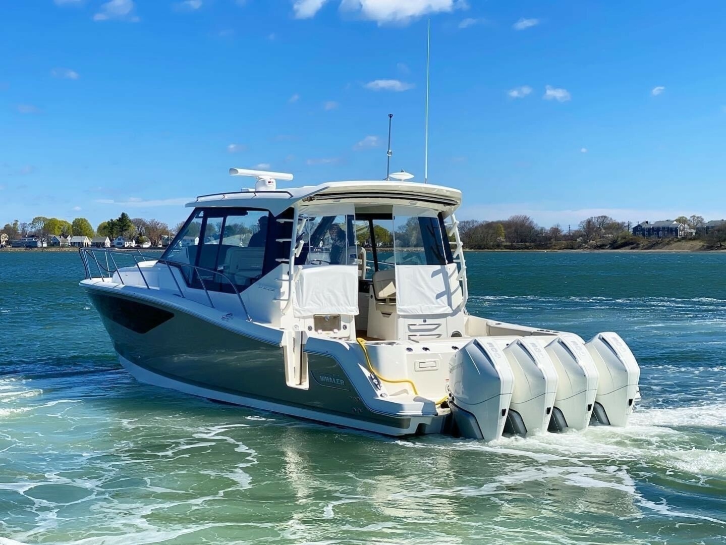 Boston Whaler 405 Conques Yacht For Sale