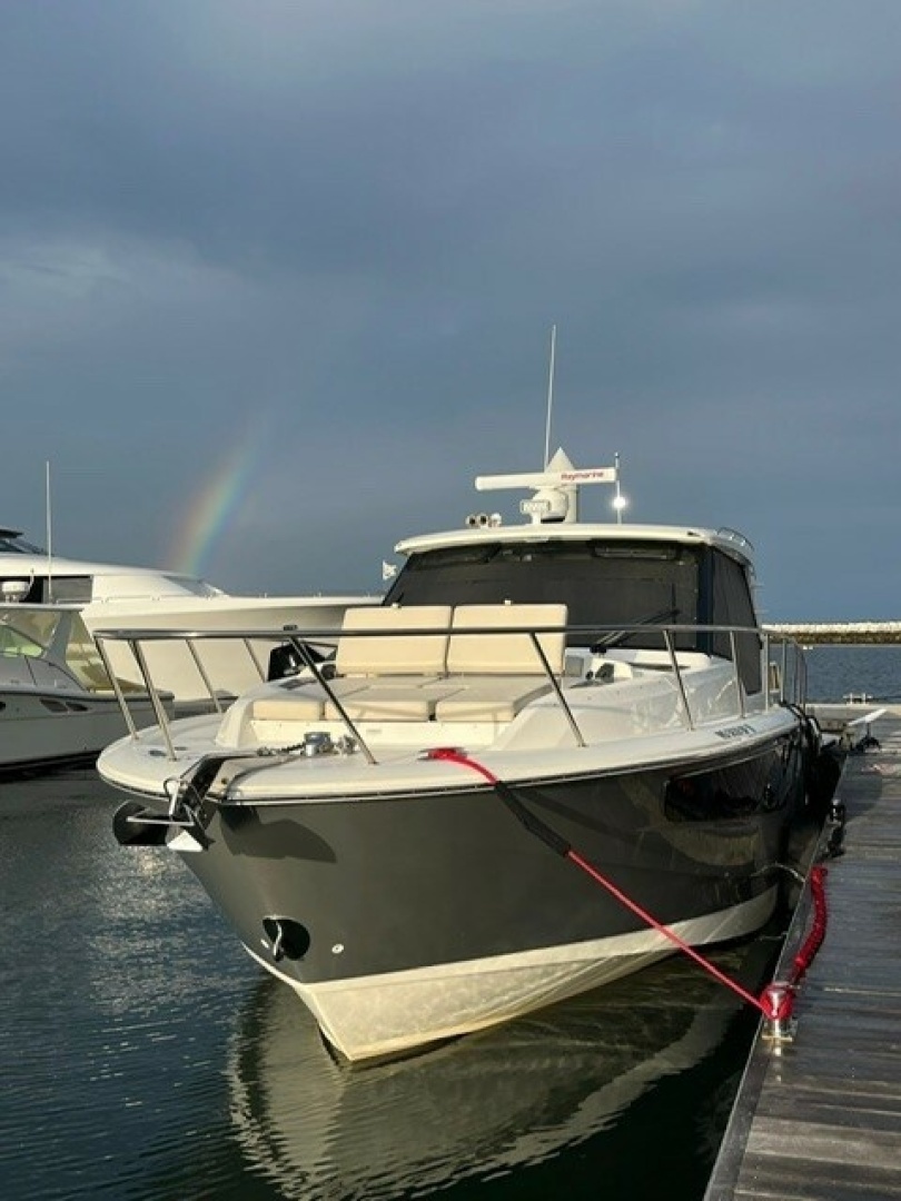Boston Whaler 405 Conques Yacht For Sale