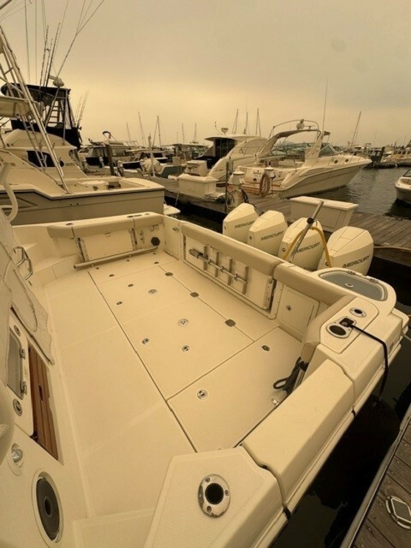 Boston Whaler 405 Conques Yacht For Sale