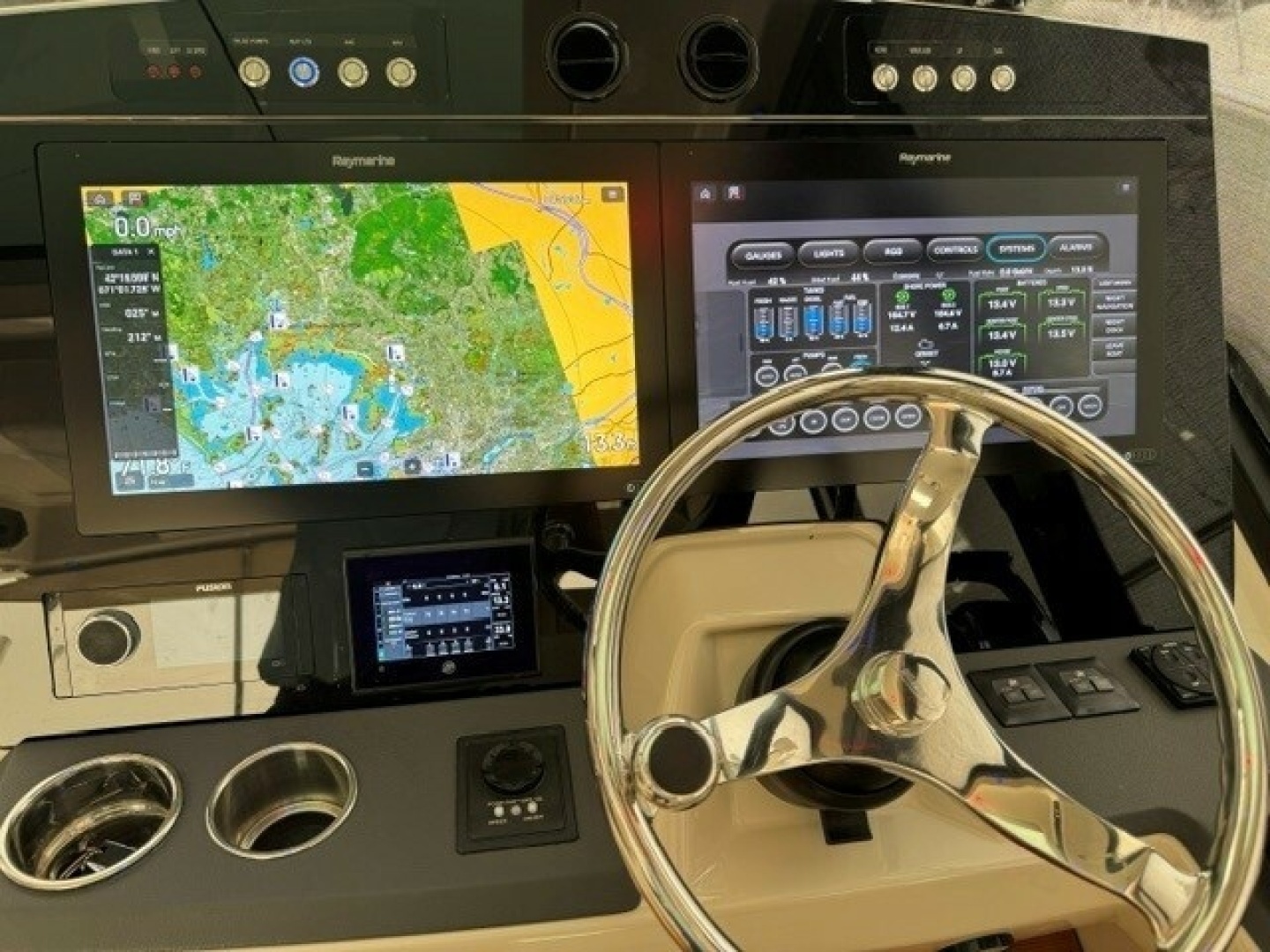 Boston Whaler 405 Conques Yacht For Sale