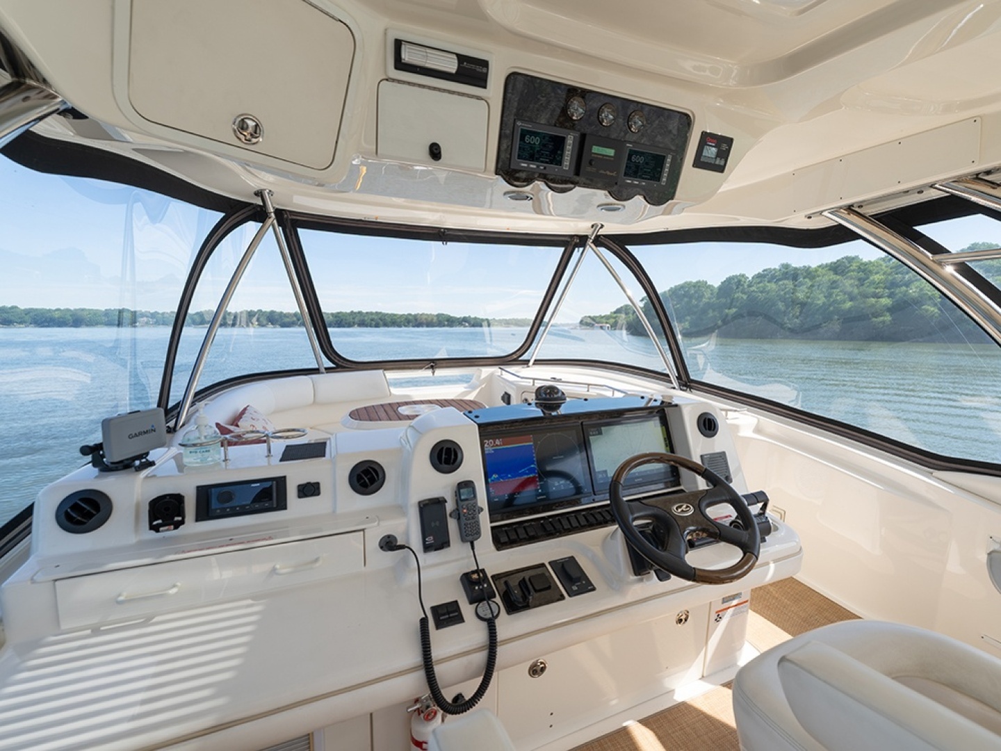 Sea Ray 580 Sedan Bridge Yacht For Sale