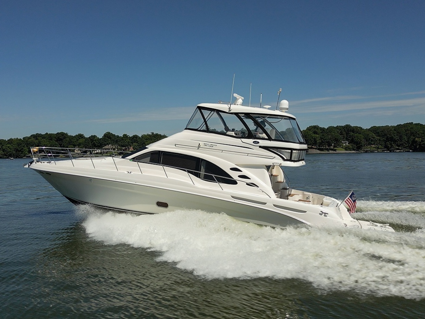 Sea Ray 580 Sedan Bridge Yacht For Sale