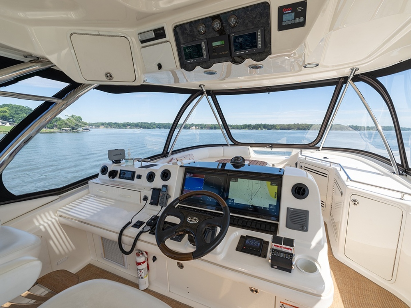Sea Ray 580 Sedan Bridge Yacht For Sale