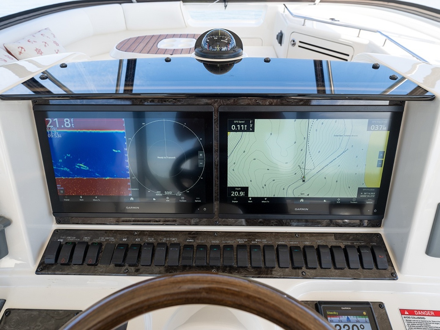 Sea Ray 580 Sedan Bridge Yacht For Sale