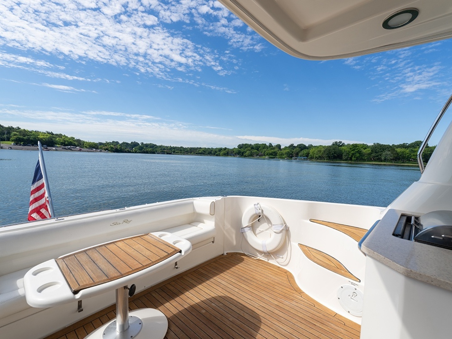 Sea Ray 580 Sedan Bridge Yacht For Sale