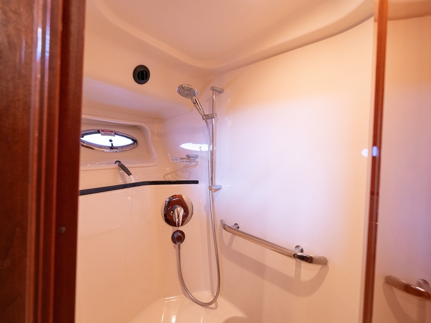 Sea Ray 580 Sedan Bridge Yacht For Sale