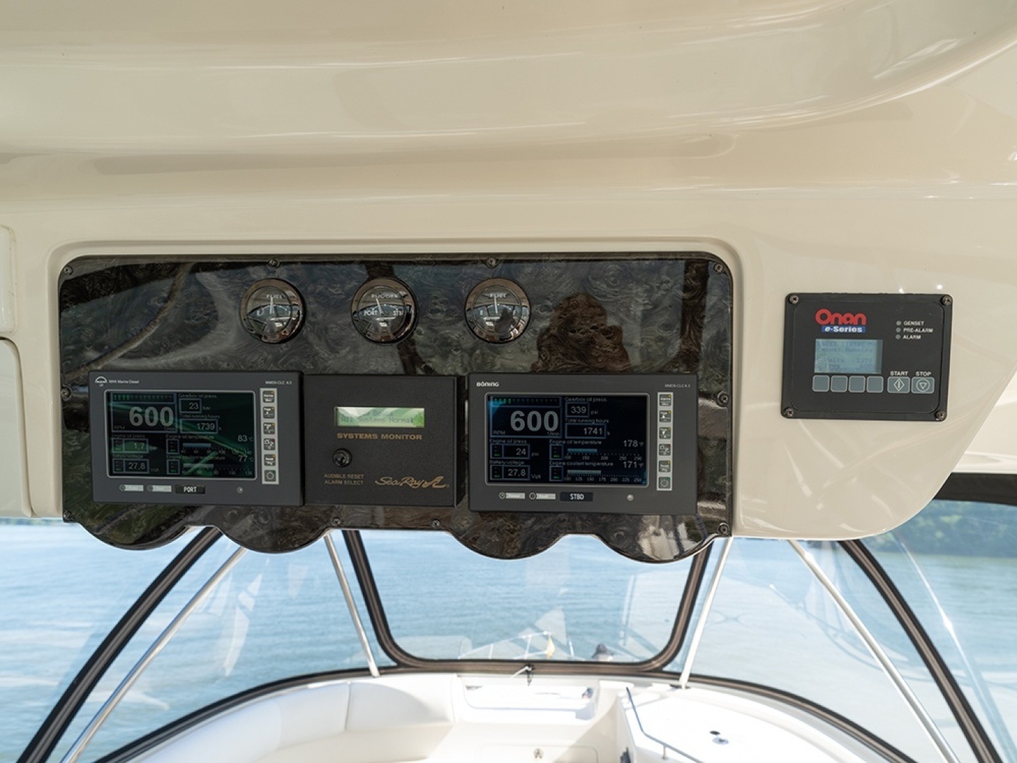 Sea Ray 580 Sedan Bridge Yacht For Sale