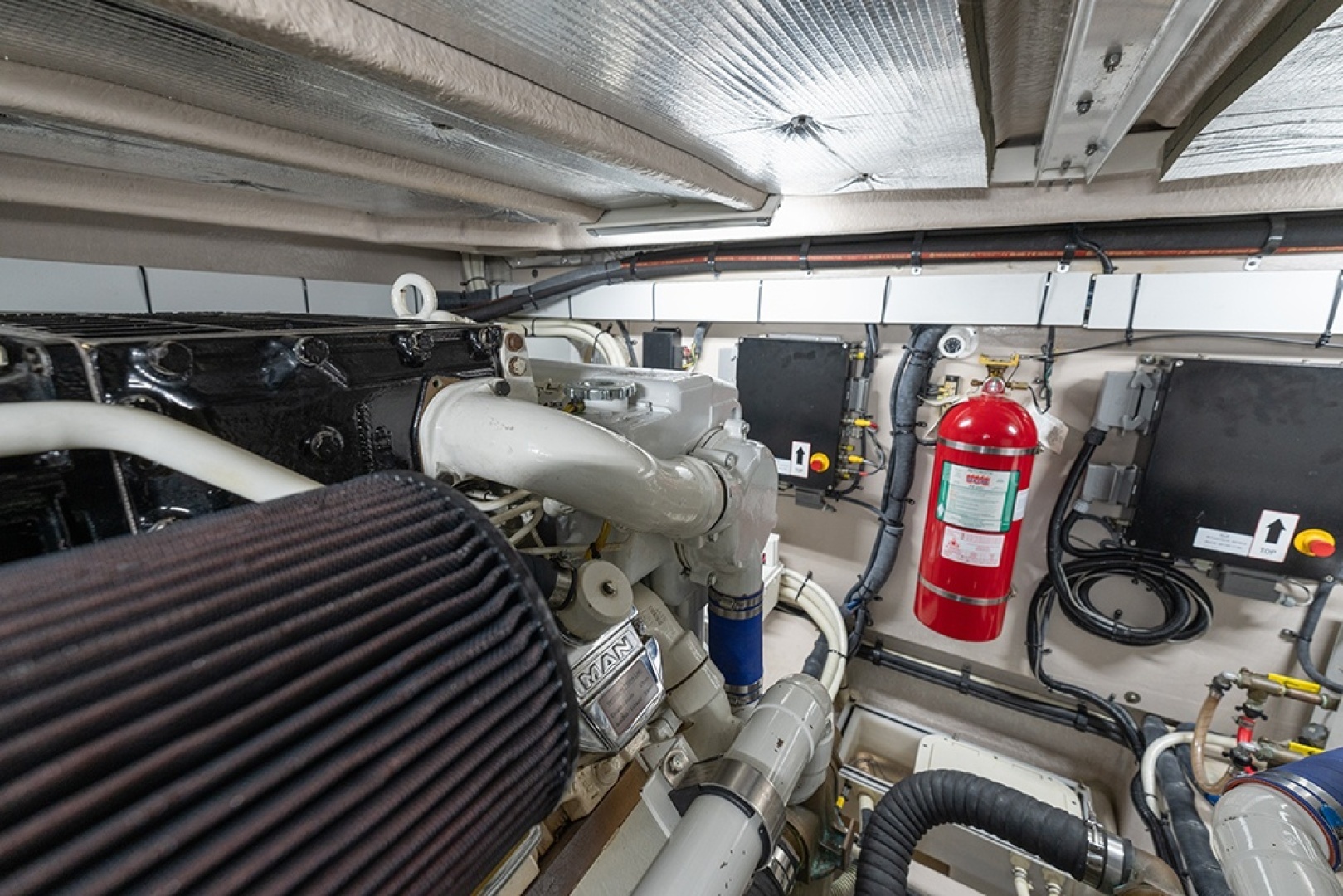 Sea Ray 580 Sedan Bridge Yacht For Sale