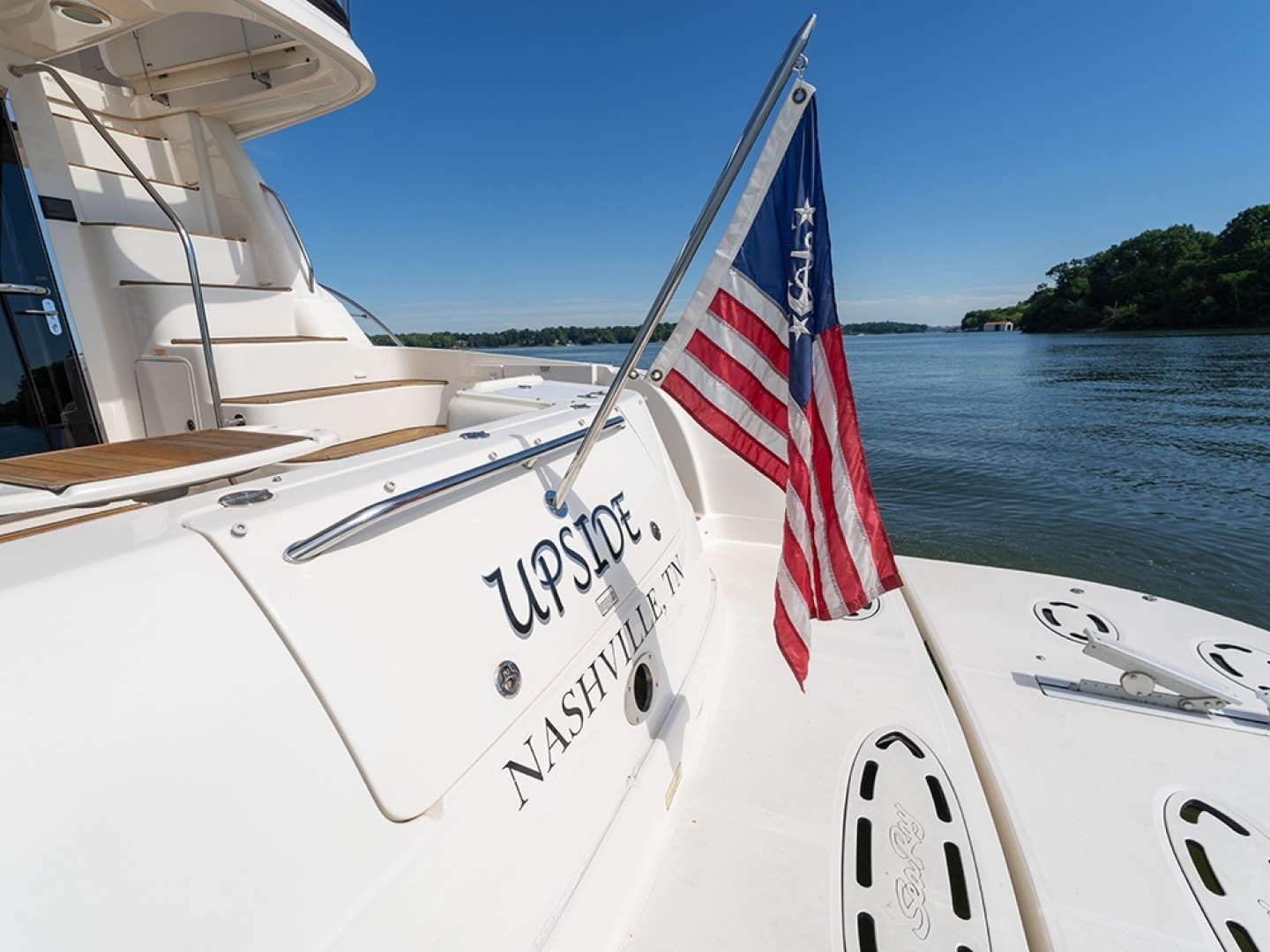 Sea Ray 580 Sedan Bridge Yacht For Sale