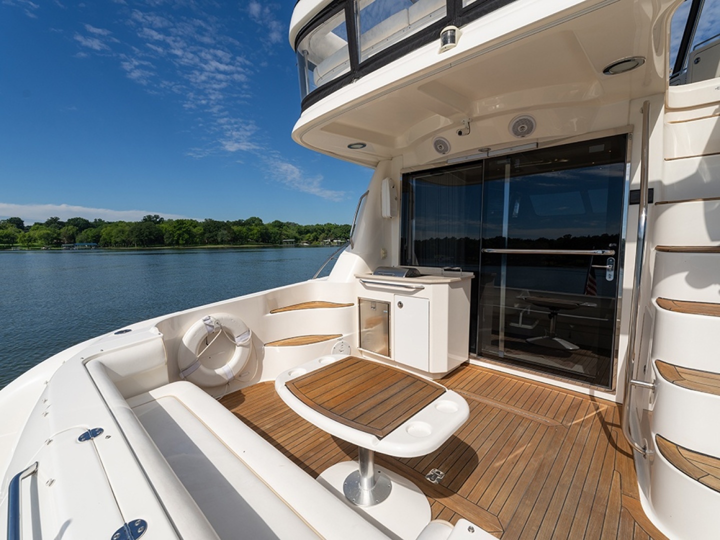 Sea Ray 580 Sedan Bridge Yacht For Sale