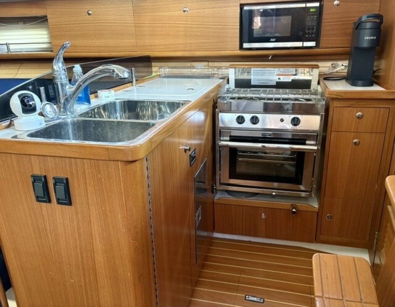 Catalina 355 Yacht For Sale