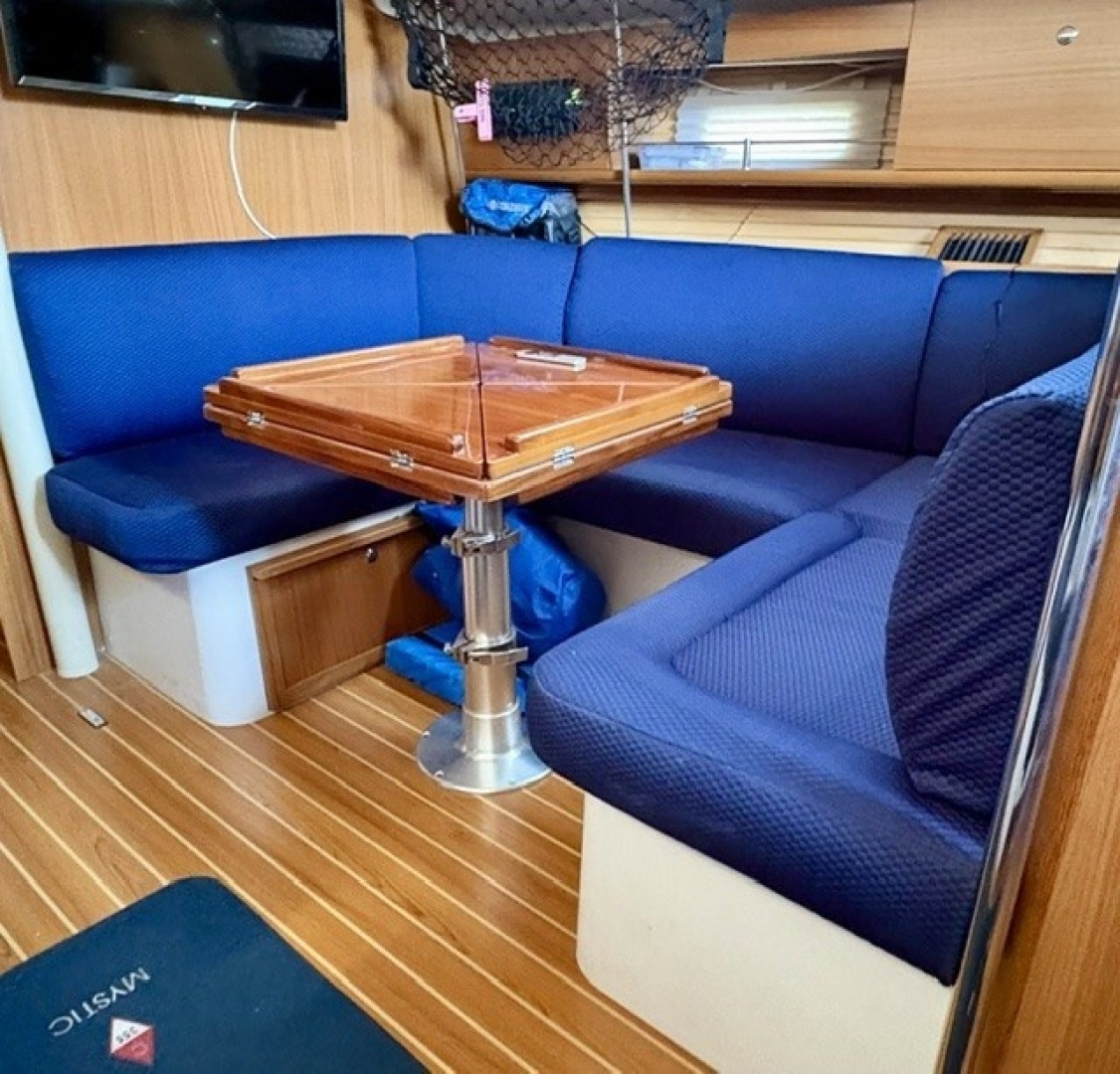 Catalina 355 Yacht For Sale