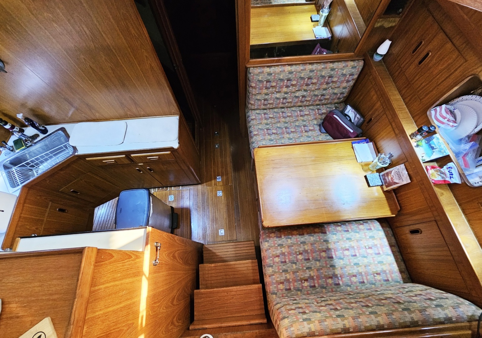 1988 President 37 Aft Cabin