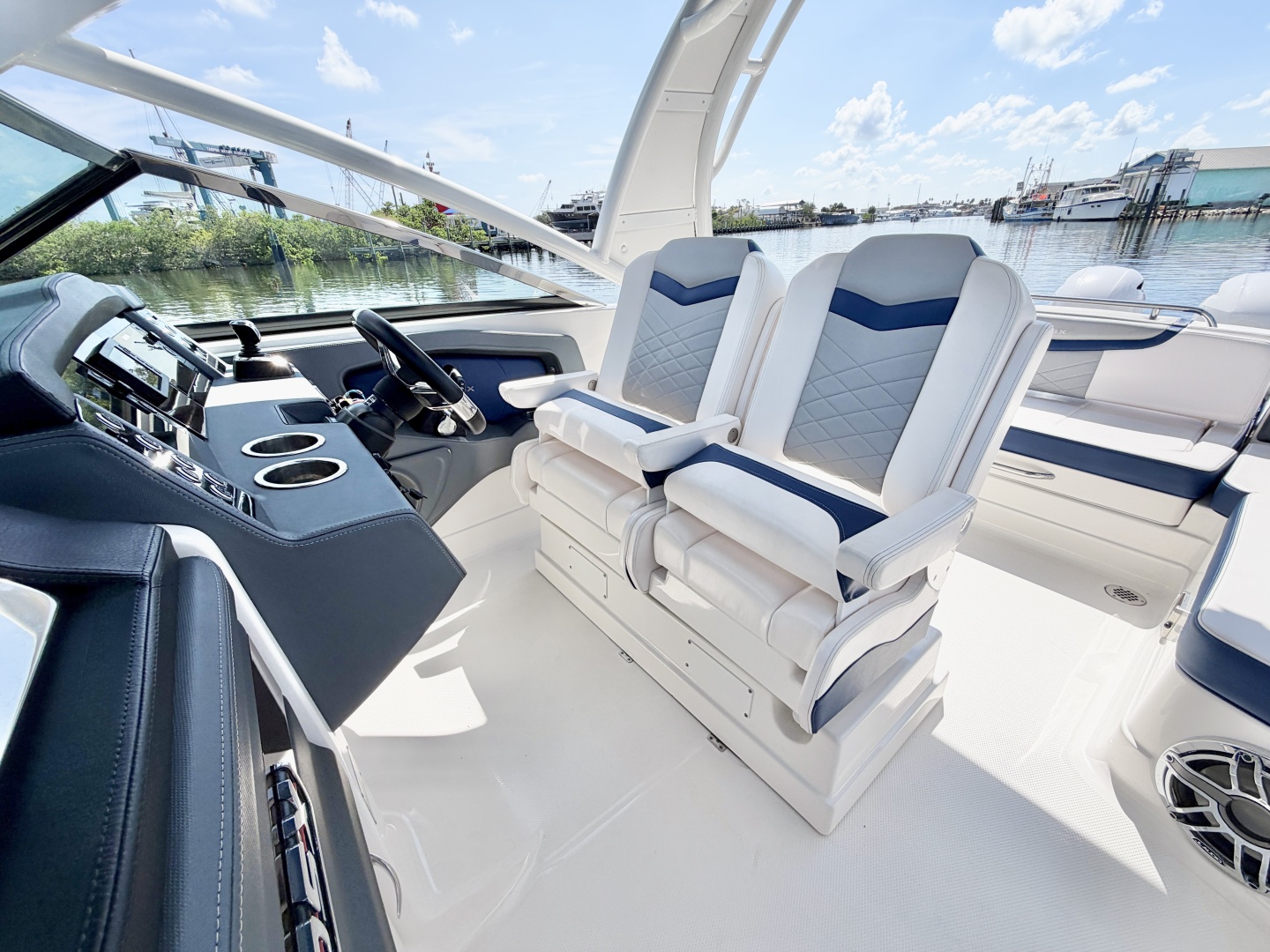 28ft Chaparral Yacht For Sale 28ft Chaparral Yacht For Sale