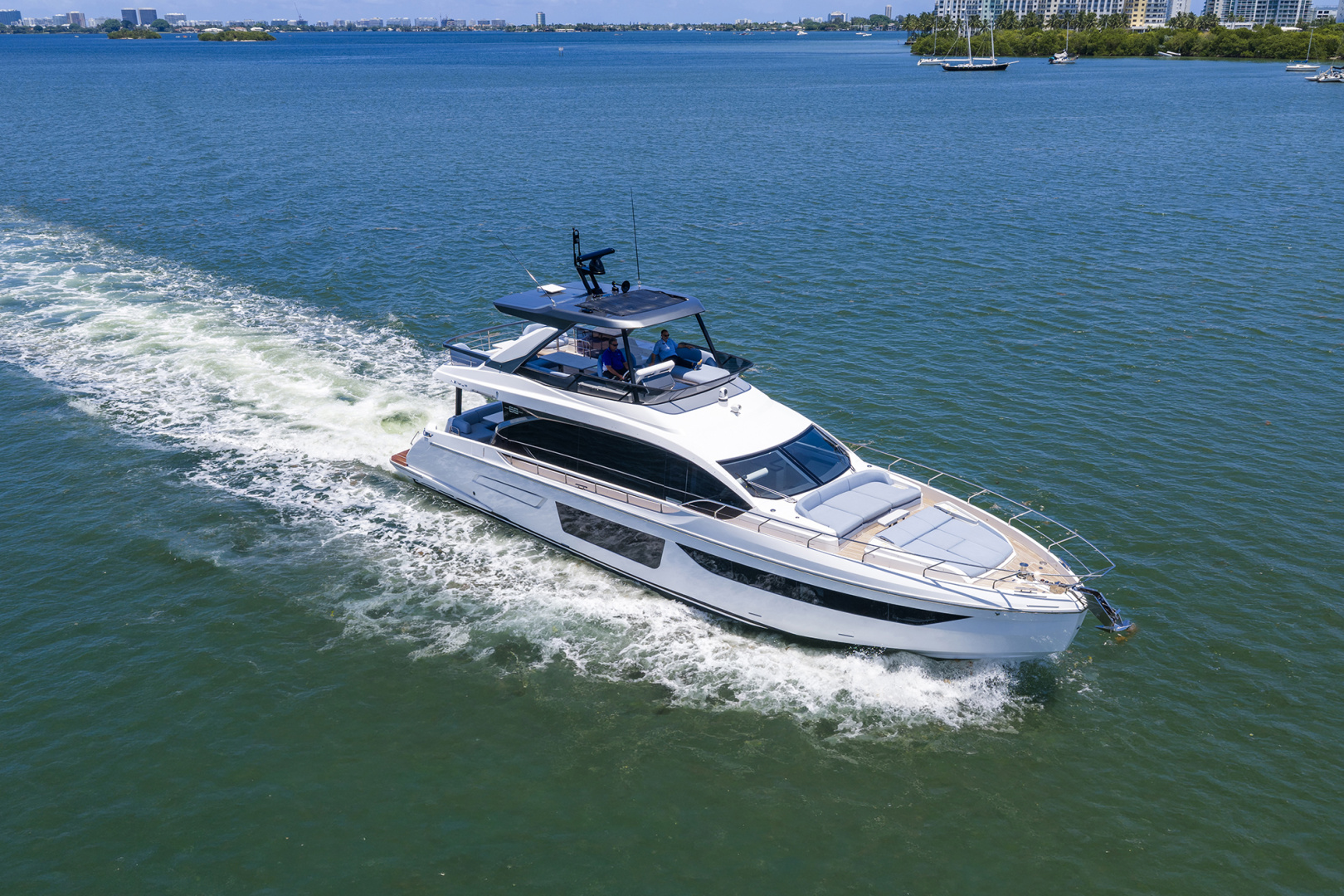 2025 Azimut 68 FLY