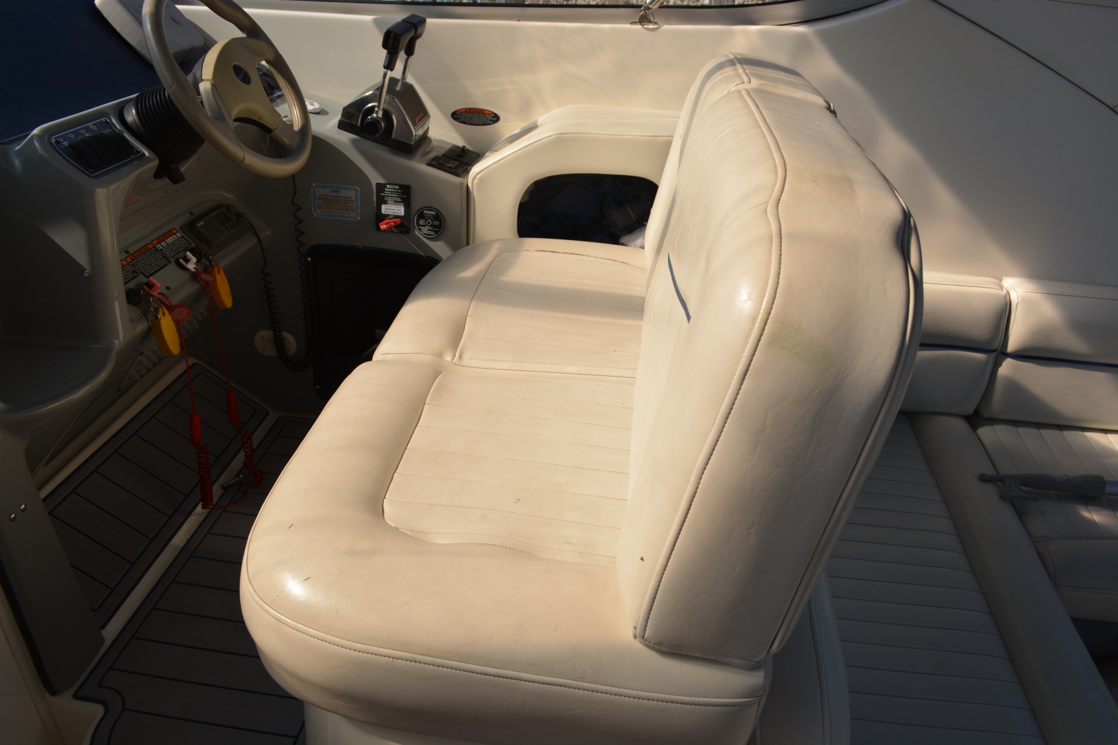 Waves of Blue 30ft Bayliner Yacht For Sale
