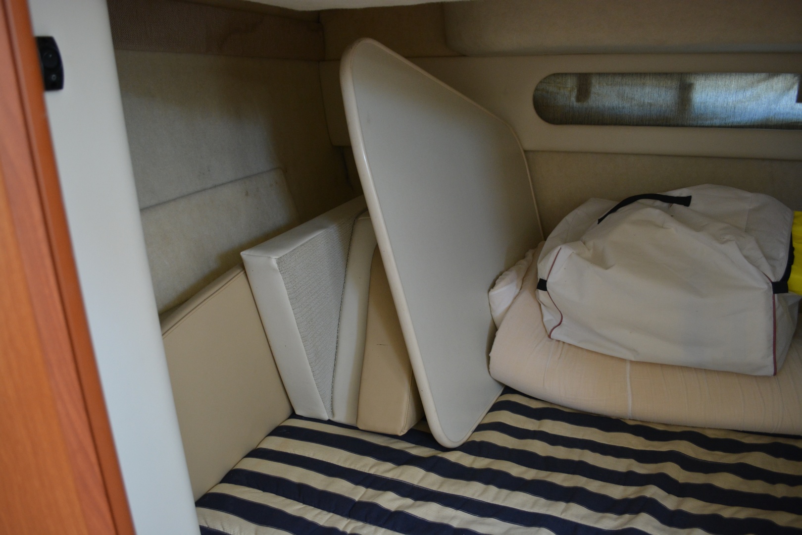 Waves of Blue 30ft Bayliner Yacht For Sale