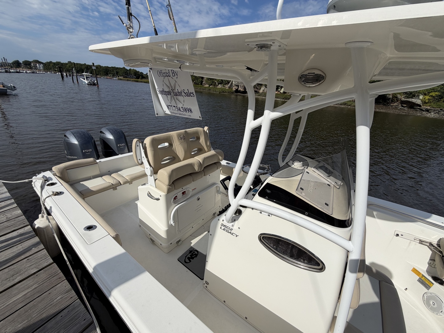 26ft NauticStar Yacht For Sale