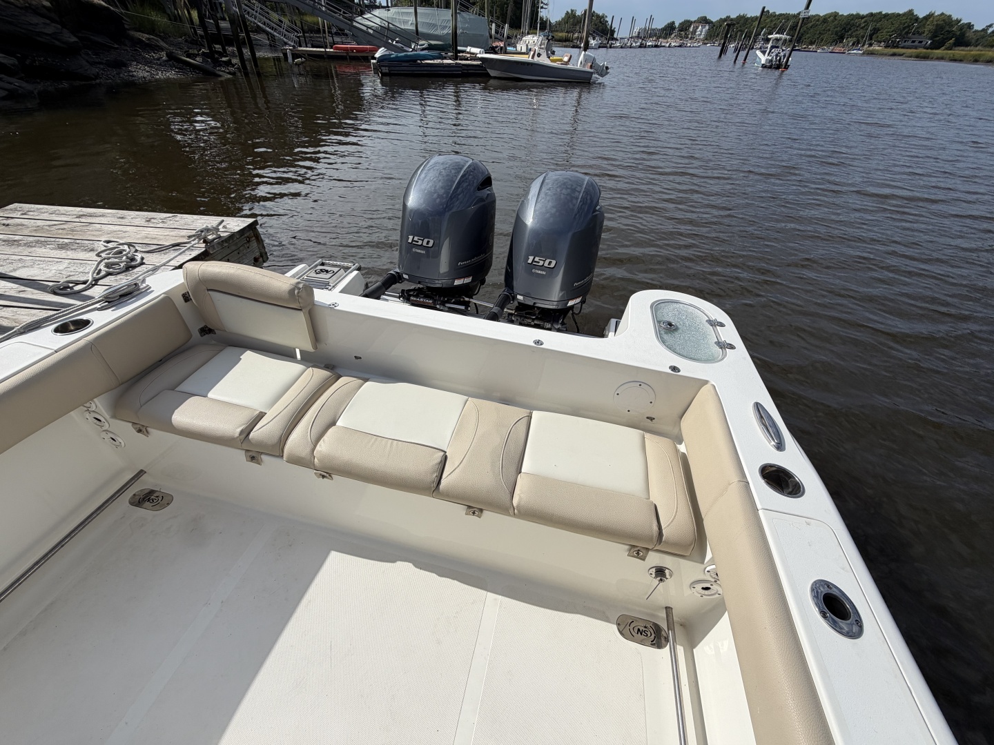 26ft NauticStar Yacht For Sale