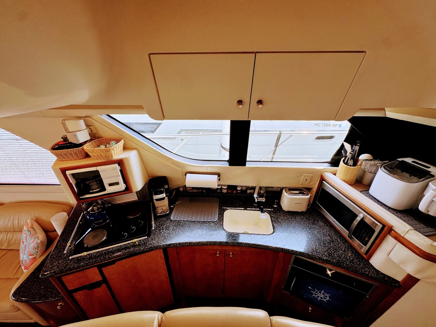 Carver 450 Voyager Pilothouse Yacht For Sale
