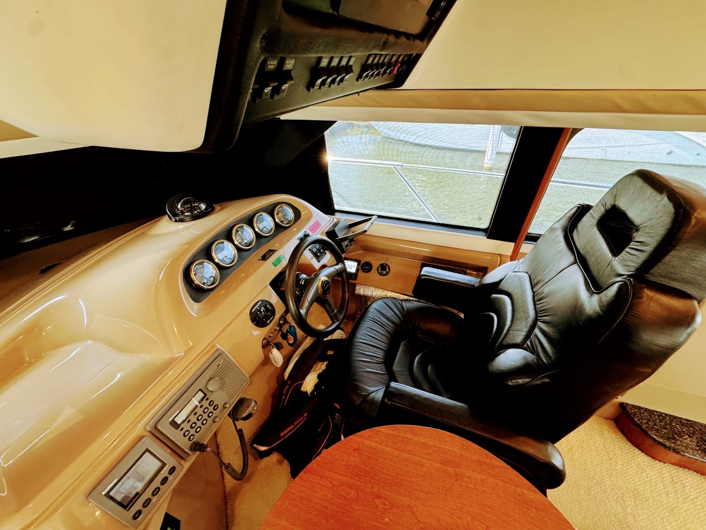 Carver 450 Voyager Pilothouse Yacht For Sale
