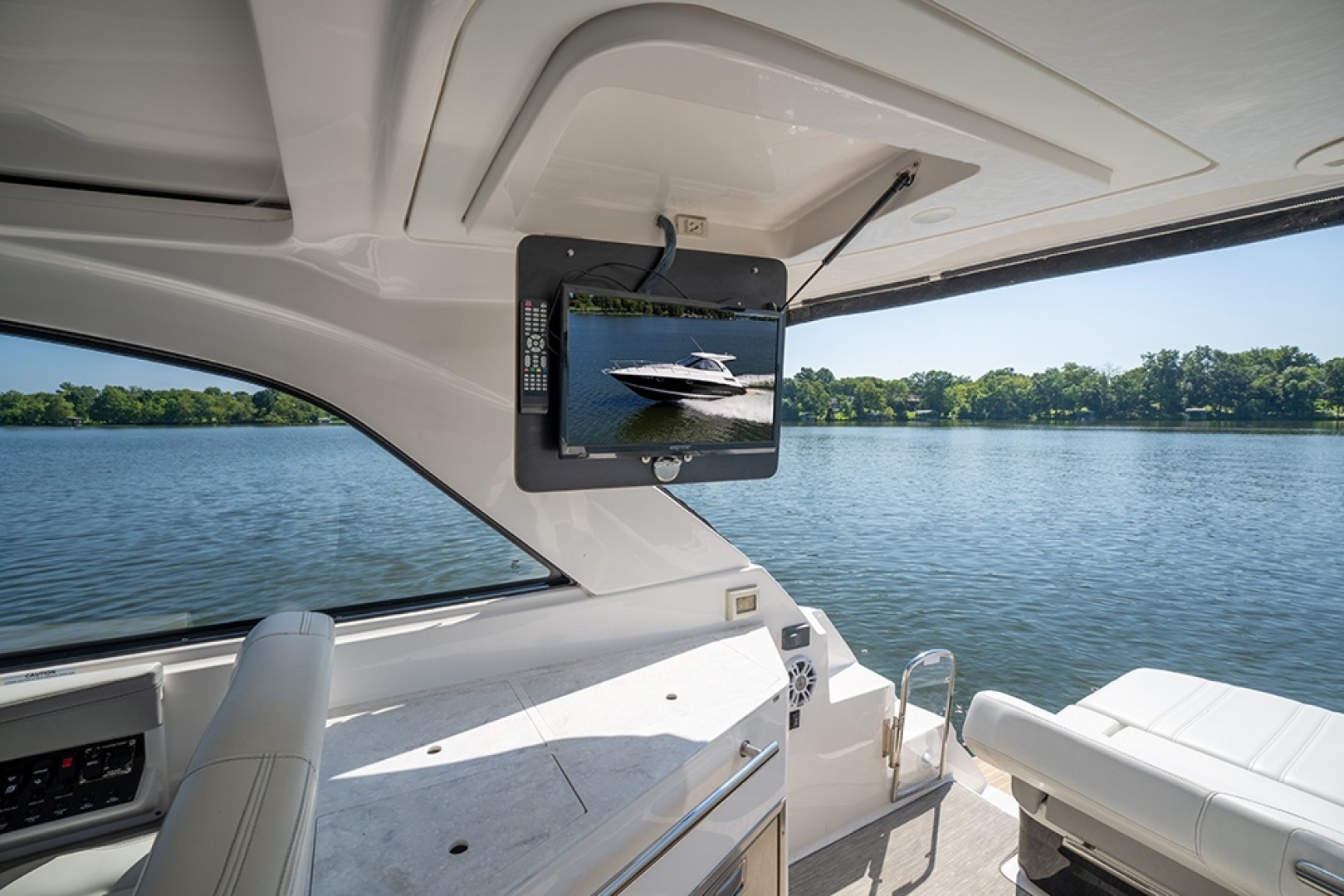 Regal 35 Sport Coupe Yacht For Sale