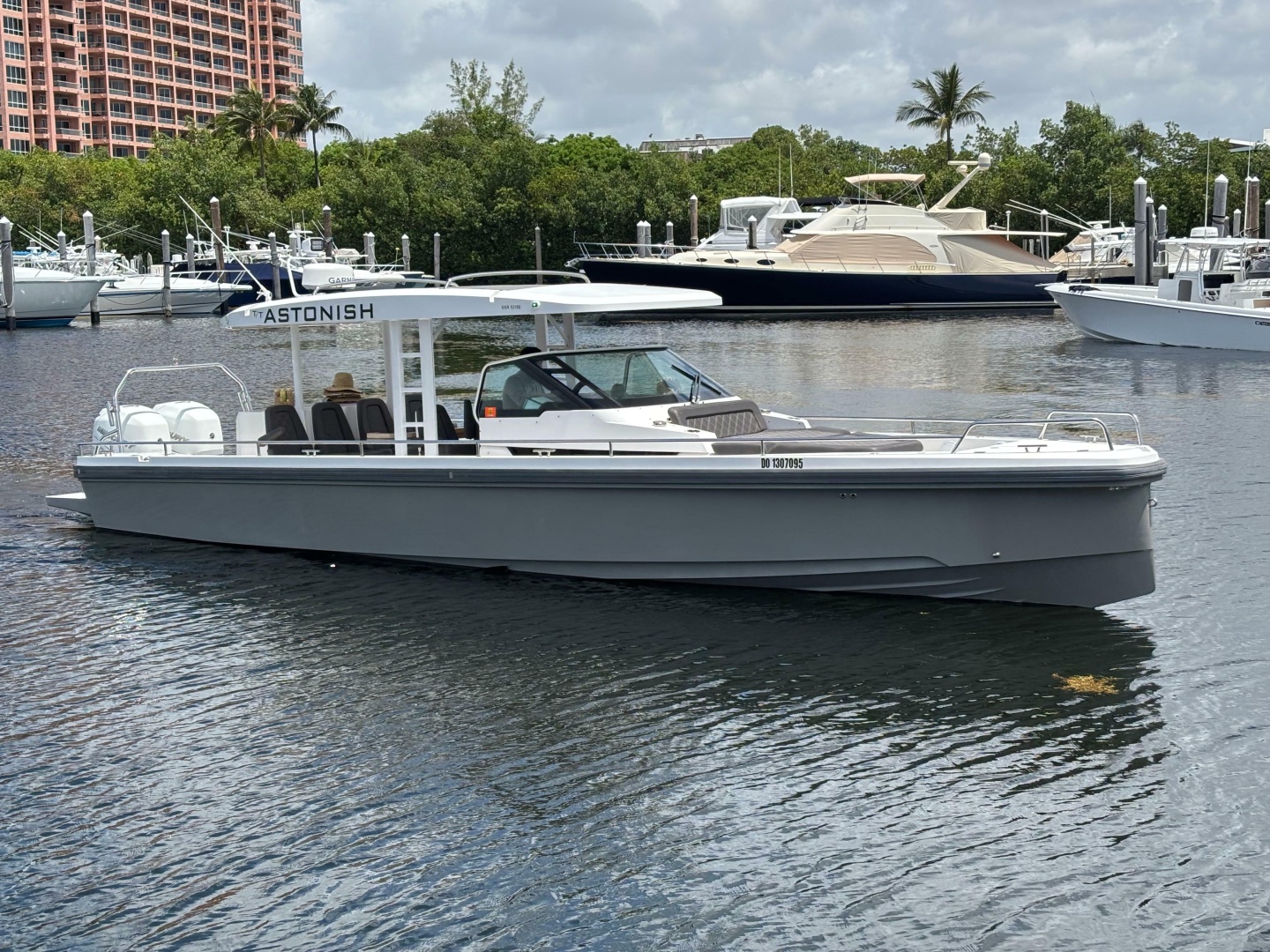2017 Axopar 37 Sun-Top
