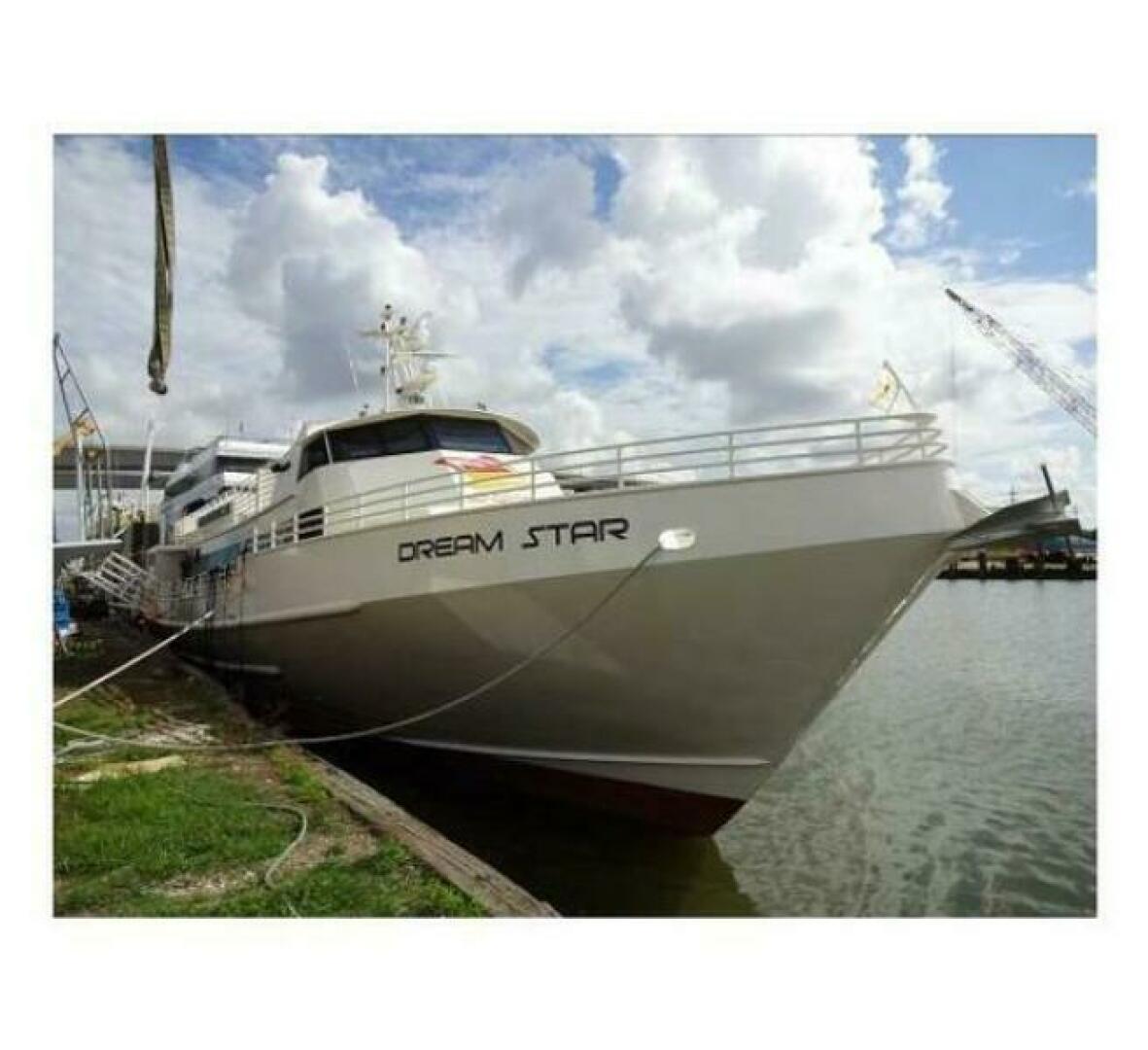 Dream Star 98ft Custom Yacht For Sale Dream Star 98ft Custom Yacht For Sale