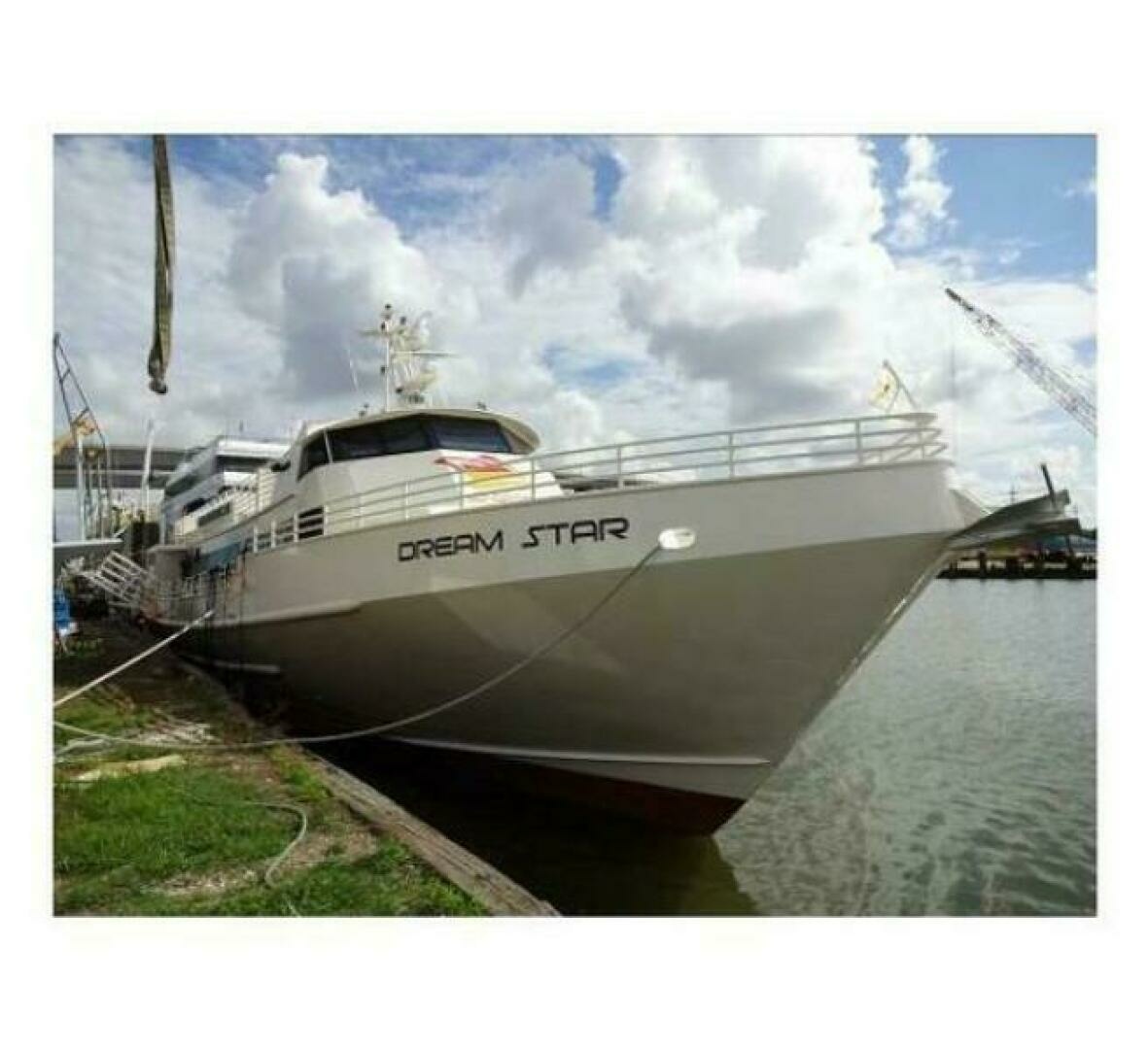 Custom Camcraft / Midship Marine High Speed Passenger Vessel Yacht For Sale