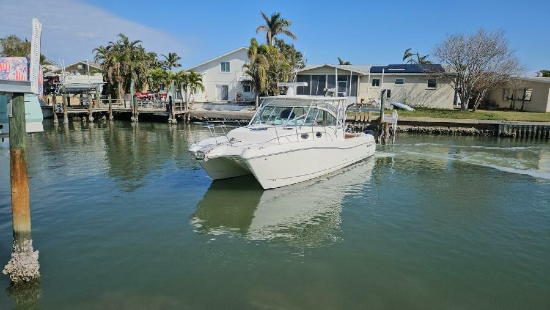 K DEE 32ft World Cat Yacht For Sale