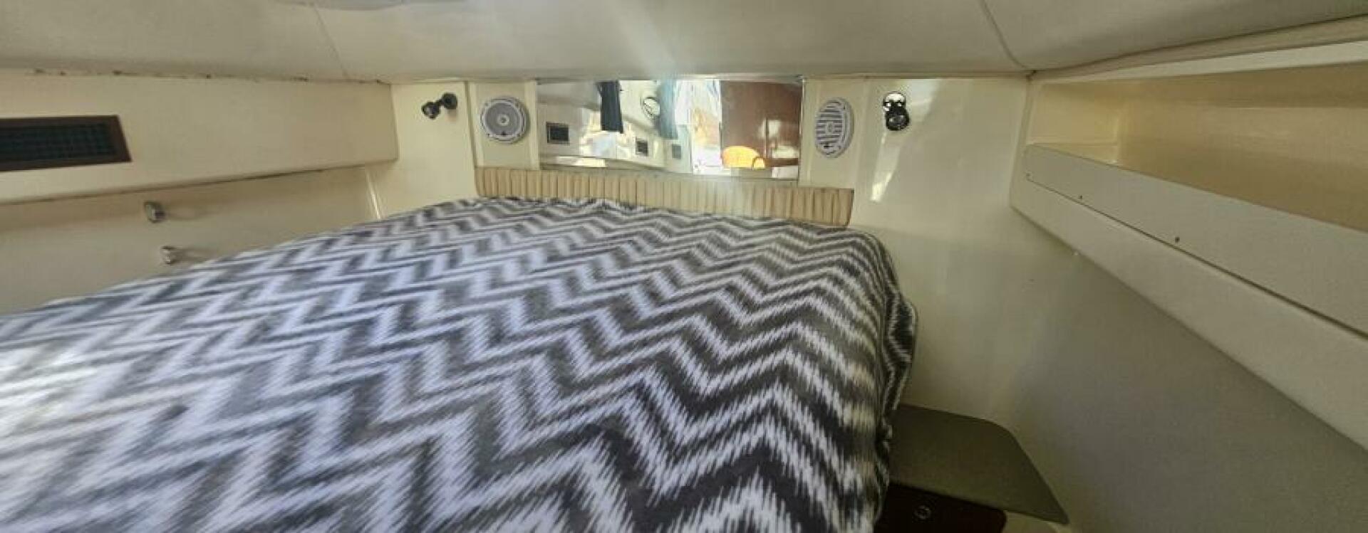 K DEE 32ft World Cat Yacht For Sale