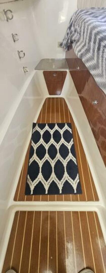 K DEE 32ft World Cat Yacht For Sale
