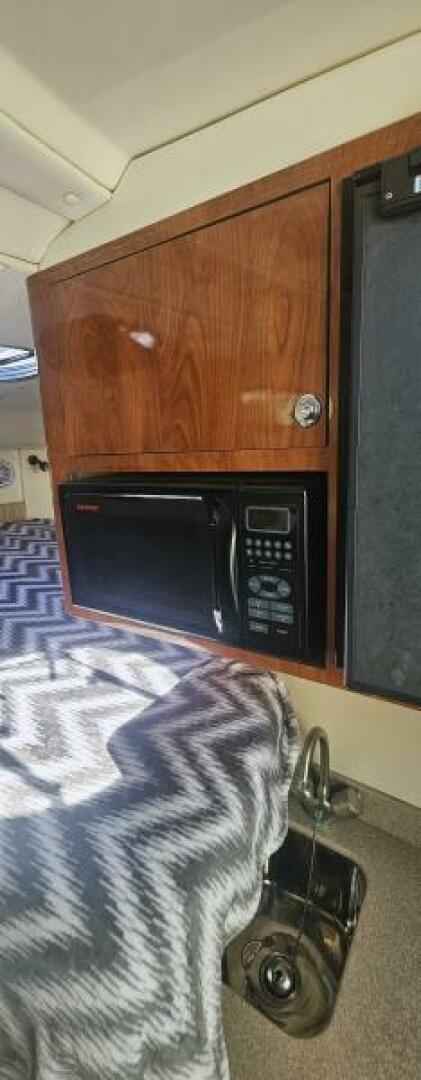 K DEE 32ft World Cat Yacht For Sale