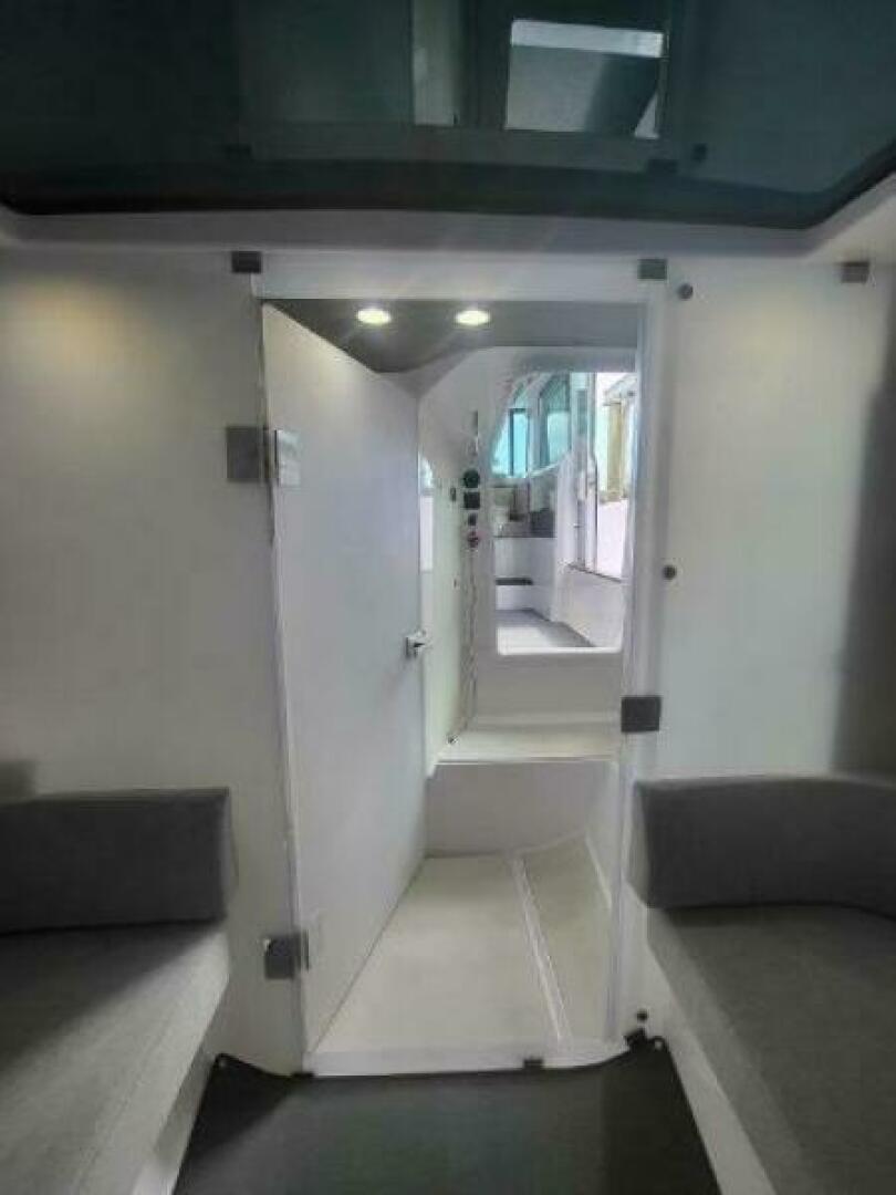 2024 Axopar 37 XC CROSS CABIN