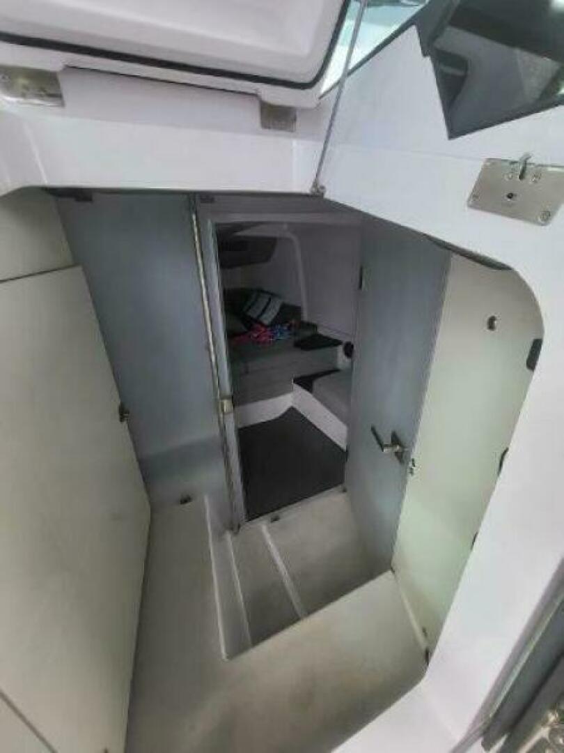 37ft Axopar Yacht For Sale 37ft Axopar Yacht For Sale