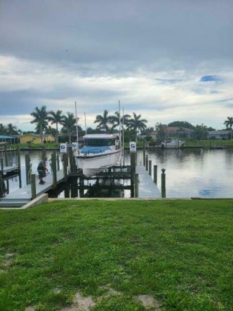 37ft Axopar Yacht For Sale 37ft Axopar Yacht For Sale