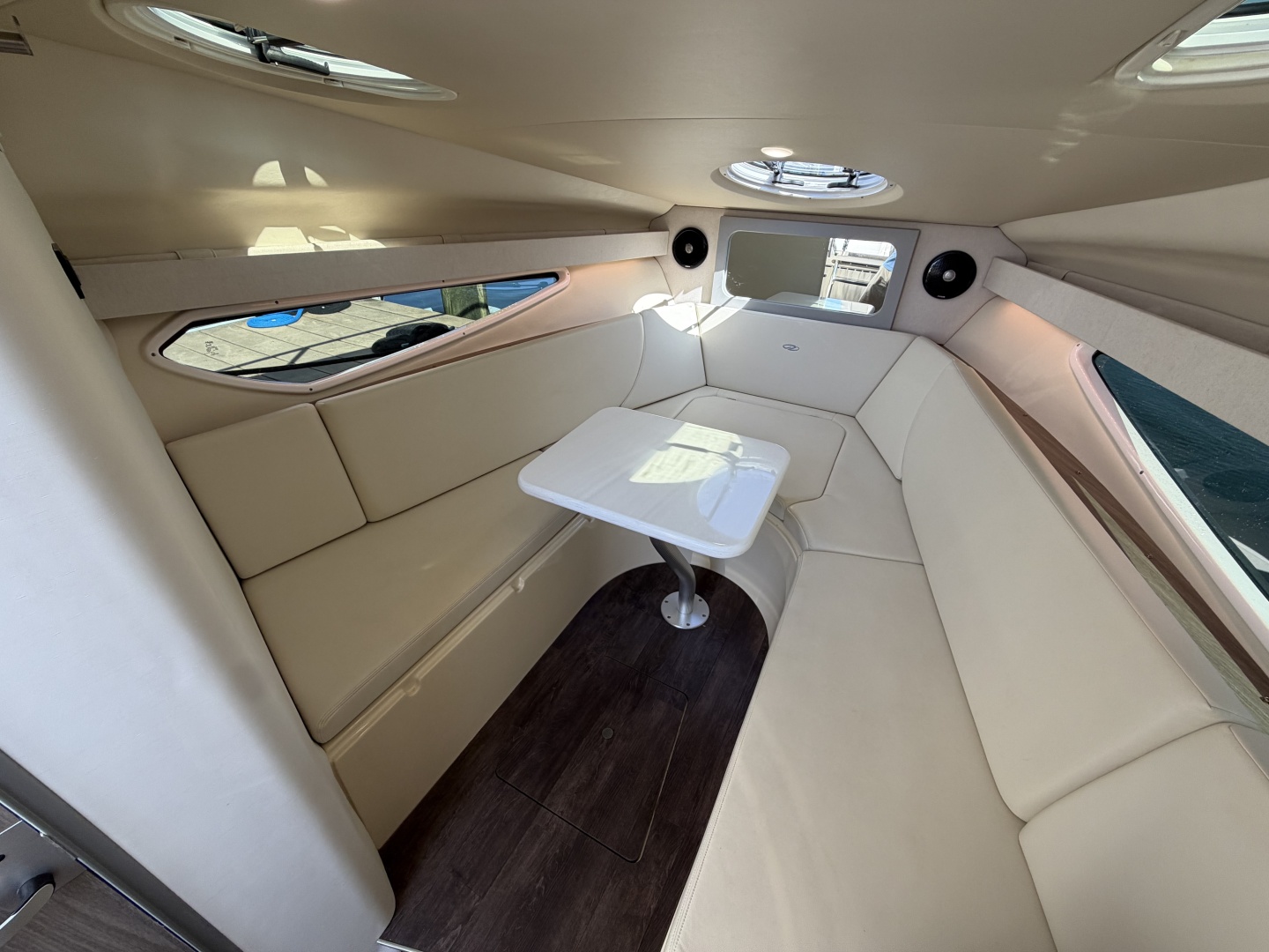 28ft Regal Yacht For Sale