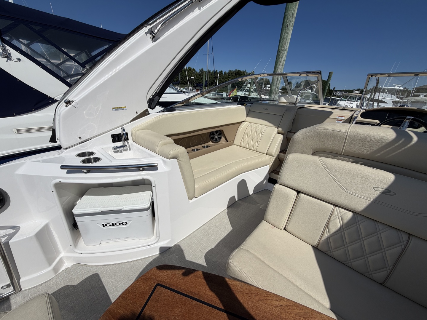 28ft Regal Yacht For Sale