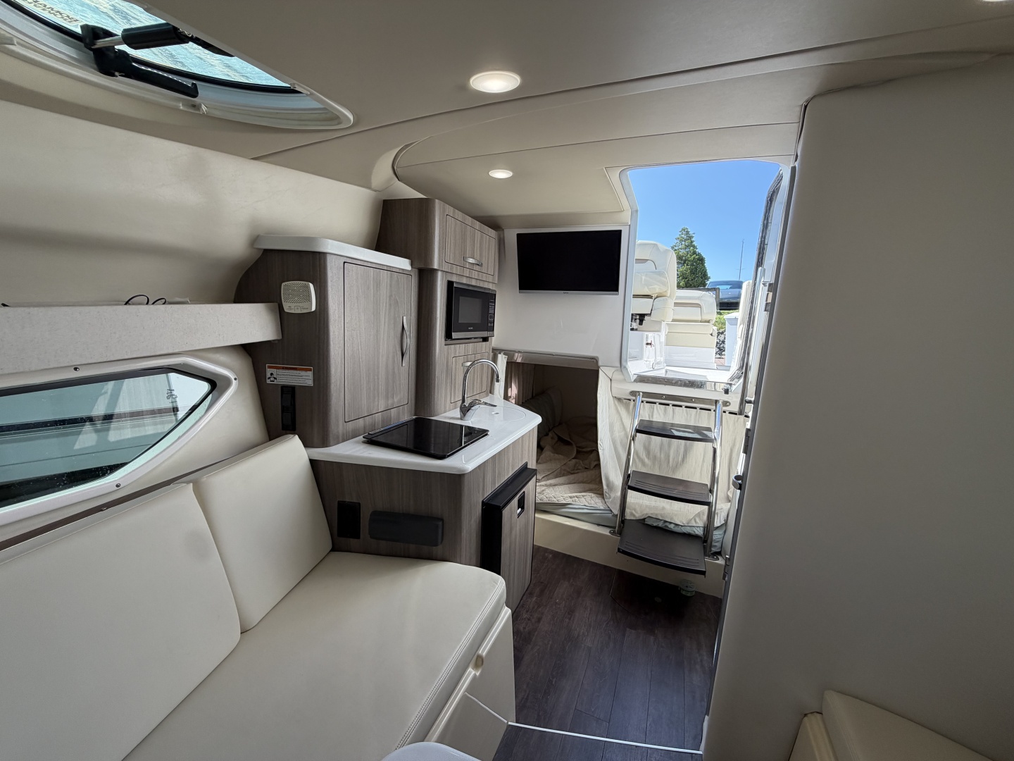 28ft Regal Yacht For Sale