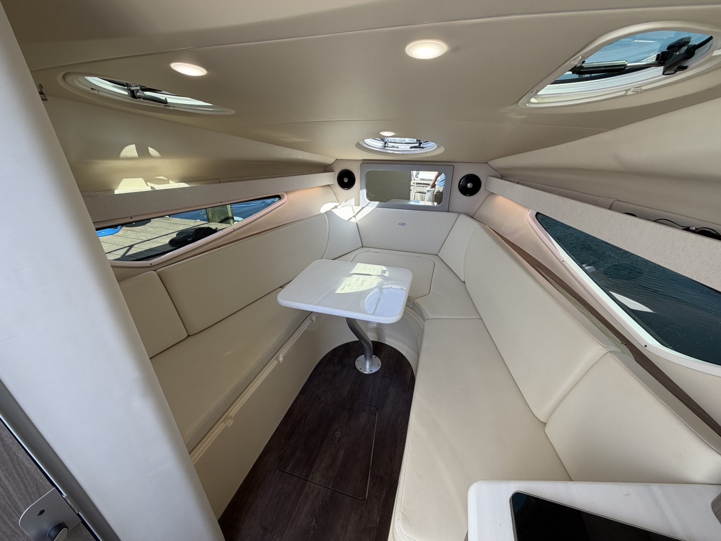 28ft Regal Yacht For Sale