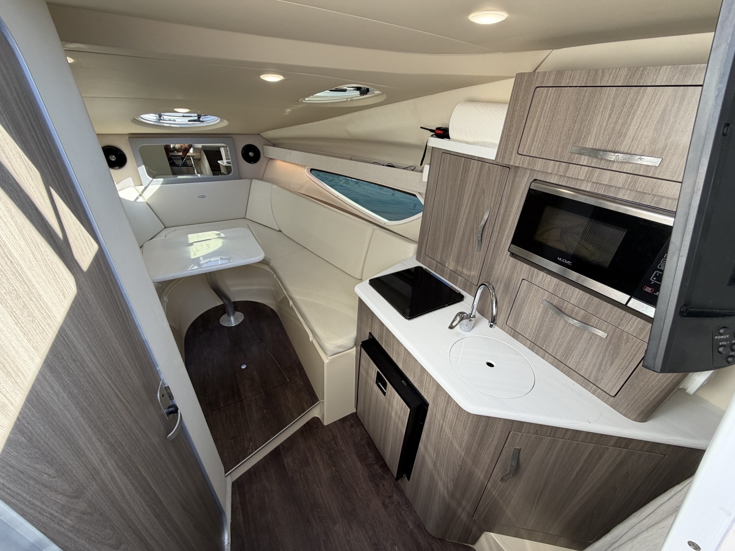 28ft Regal Yacht For Sale