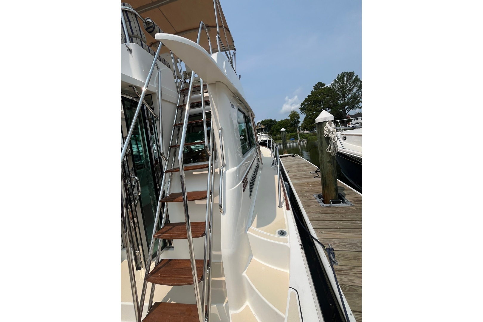 Sabre 42 Fly Bridge Sedan Yacht For Sale