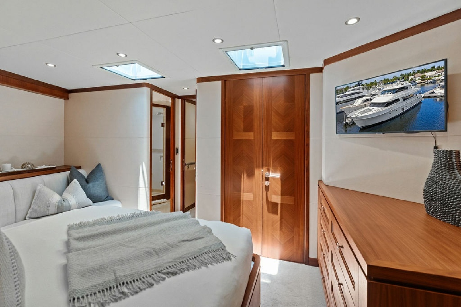ONE SHOT 90ft Ocean Alexander Yacht For Sale ONE SHOT 90ft Ocean Alexander Yacht For Sale