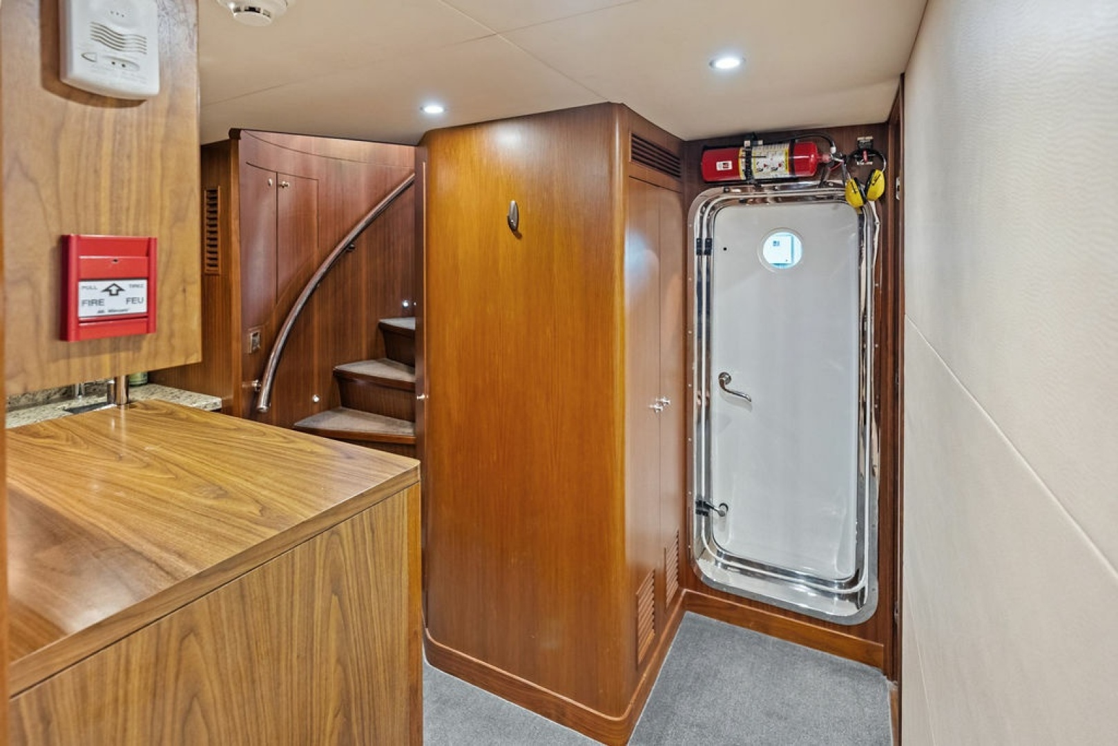 ONE SHOT 90ft Ocean Alexander Yacht For Sale ONE SHOT 90ft Ocean Alexander Yacht For Sale