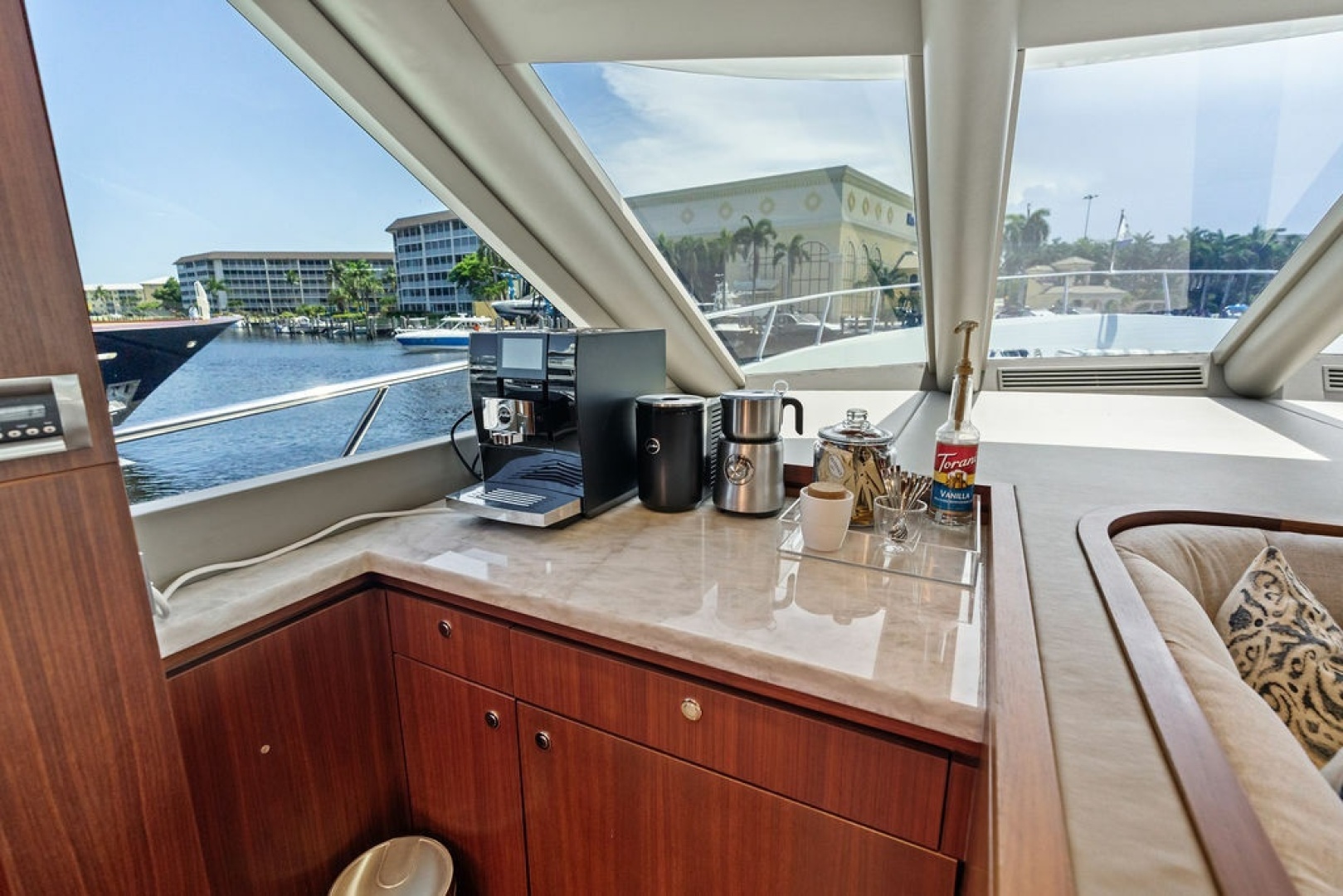 ONE SHOT 90ft Ocean Alexander Yacht For Sale ONE SHOT 90ft Ocean Alexander Yacht For Sale